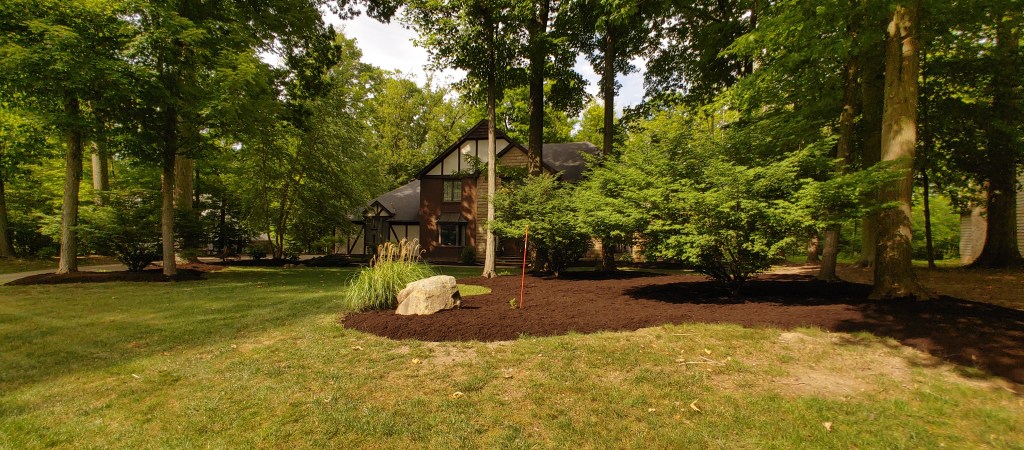 landscaping in granger mulch install