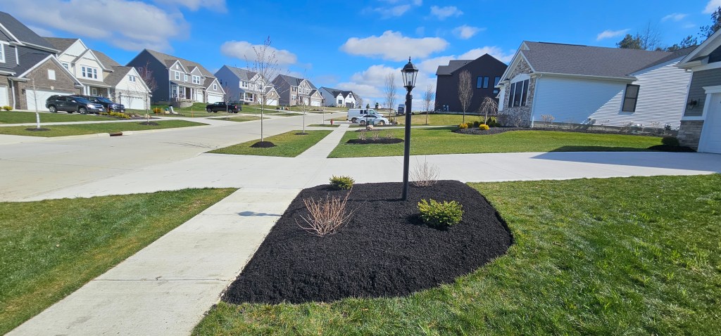 fresh mulch install in wadsworth
